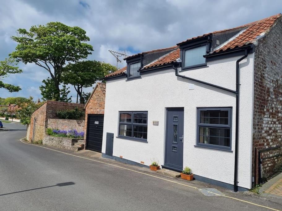Trinket - The Cliff Top Cottage Sewerby Exterior photo